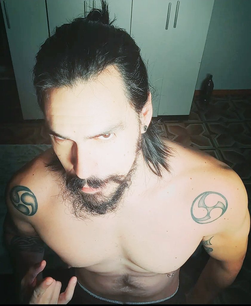 Não vejo a hora do meu cabelo chegar a bater no meu peito 😍😍