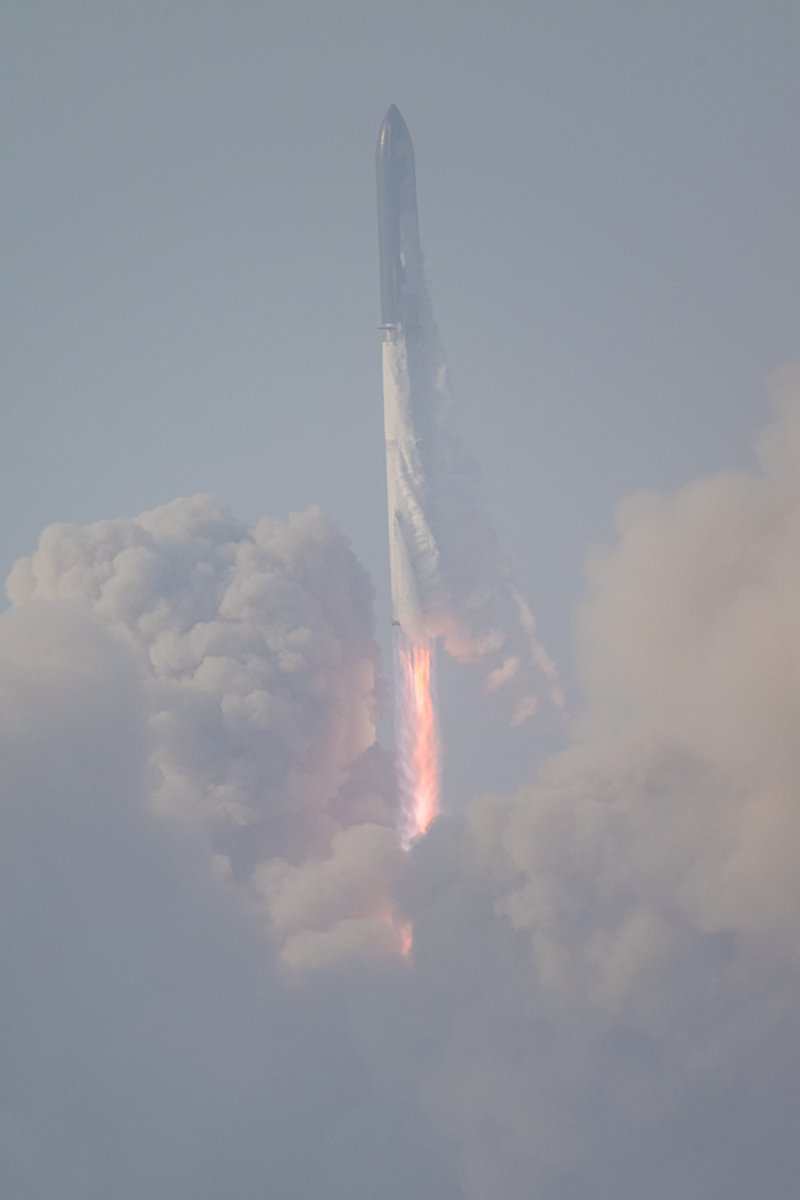 johnkrausphotos's tweet photo. We'll look back on today as history.
Starship takes flight for the first time; April 20, 2023. https://t.co/hiFhw0sdQG