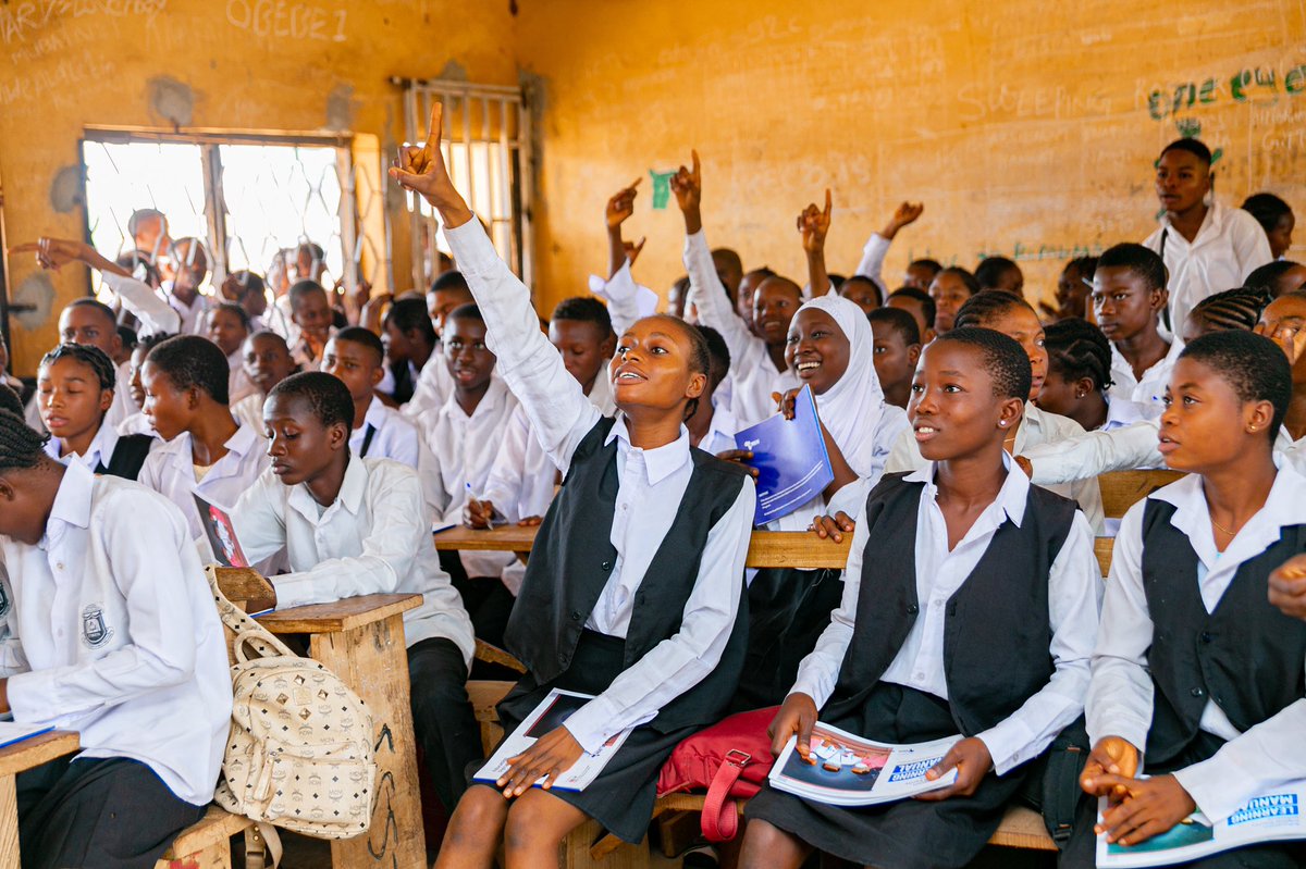 Areai4Africa's tweet photo. Education provides individuals with the knowledge and skills they need to succeed in life and contribute meaningfully to society.

#Throwback to our #EDEI initiative in Edo State.

#AREAi #PovertyLine #EndPoverty #LearningWithoutBarriers #PovertyEradication #ThrowbackThursday https://t.co/7B7Q3eAs8r