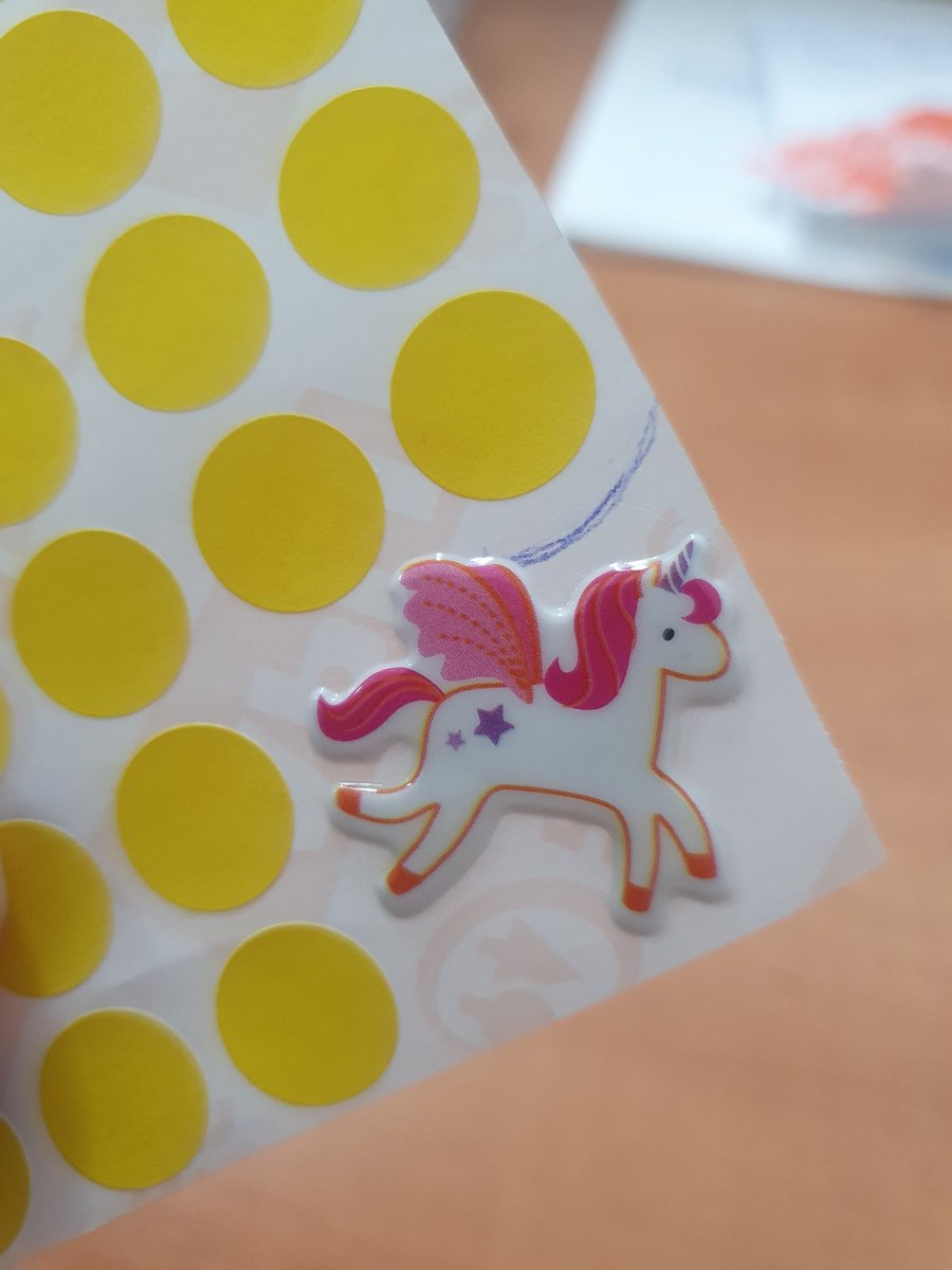 Nivel de frikismo:

"Haced un pegaso o haced un unicornio, pero no hagáis estas mierdas que luego los críos se lían y no saben reconocer las criaturas mitológicas correctamente." #MeEnfado