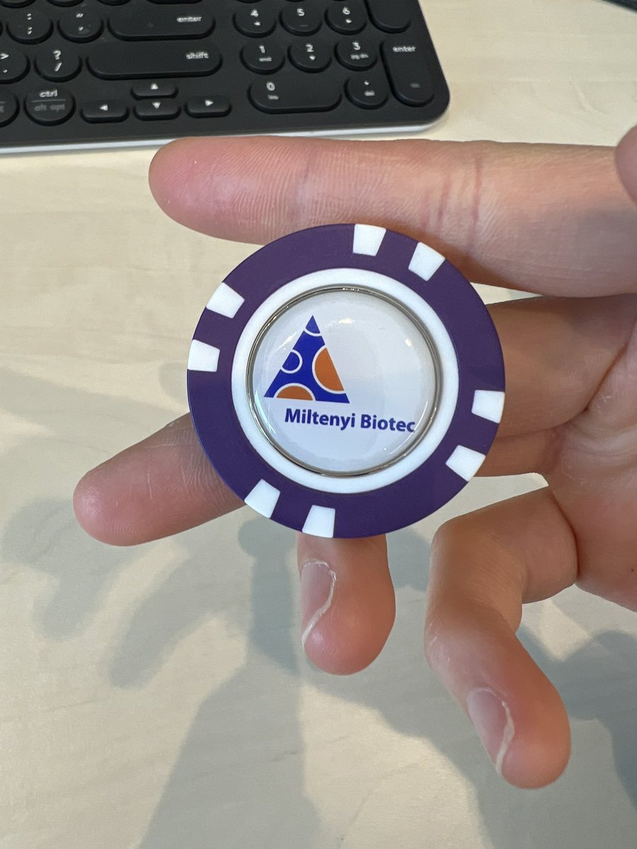 RaquelleYu's tweet photo. @miltenyibiotec Thanks for reminding a second-year PhD that science is a gamble ♠️♥️♣️♦️ https://t.co/wngoaMHQNl