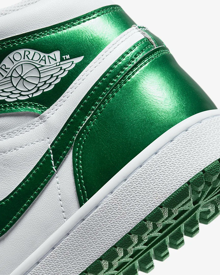 SNKR_TWITR tweet media
