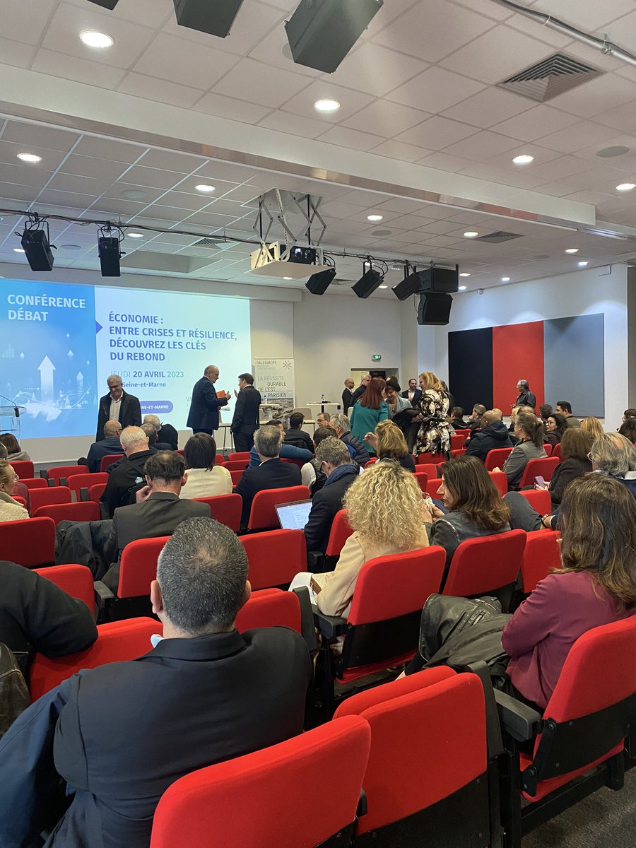 ccism77's tweet photo. 🔴 En direct de la CCI Seine-et-Marne pour parler des incertitudes économiques et succession de crises auxquelles sont confrontées les entreprises et des solutions possibles. Avec @nbouzou, #MarcJacob @banquedefrance @olivierzanetta @ValdEuropeagglo
#conférenceéconomiquecci77 https://t.co/nJBTMvz3LJ