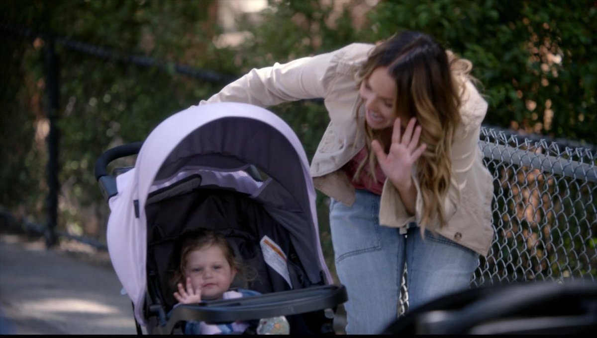DrPigBoyKarev's tweet photo. Good morning to these two ladies and these two ladies only! https://t.co/rpNul80exY