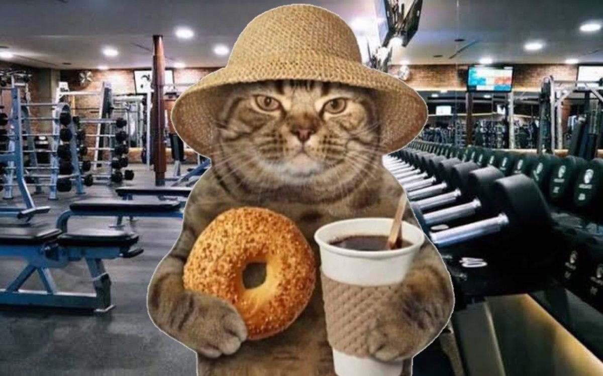 Llegando al gym con mi café y mi pan de dulce como pre-entreno.