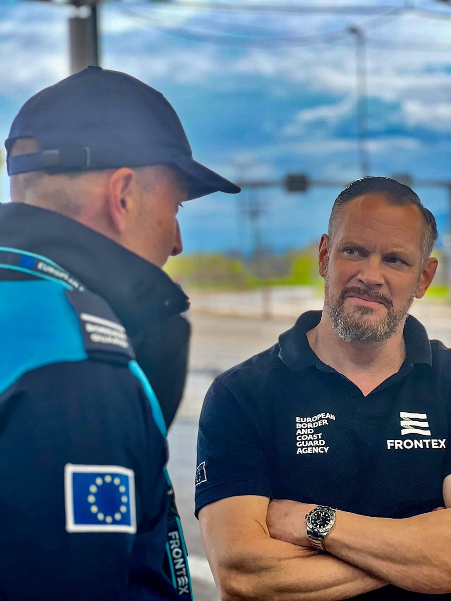 Frontex's tweet photo. Deputy head of #Frontex Lars Gerdes is meeting with border guards of North Macedonia and @Frontex #standingcorps officers at #tabanovce check point. Excellent cooperation at the border https://t.co/kh4XchEkqF
