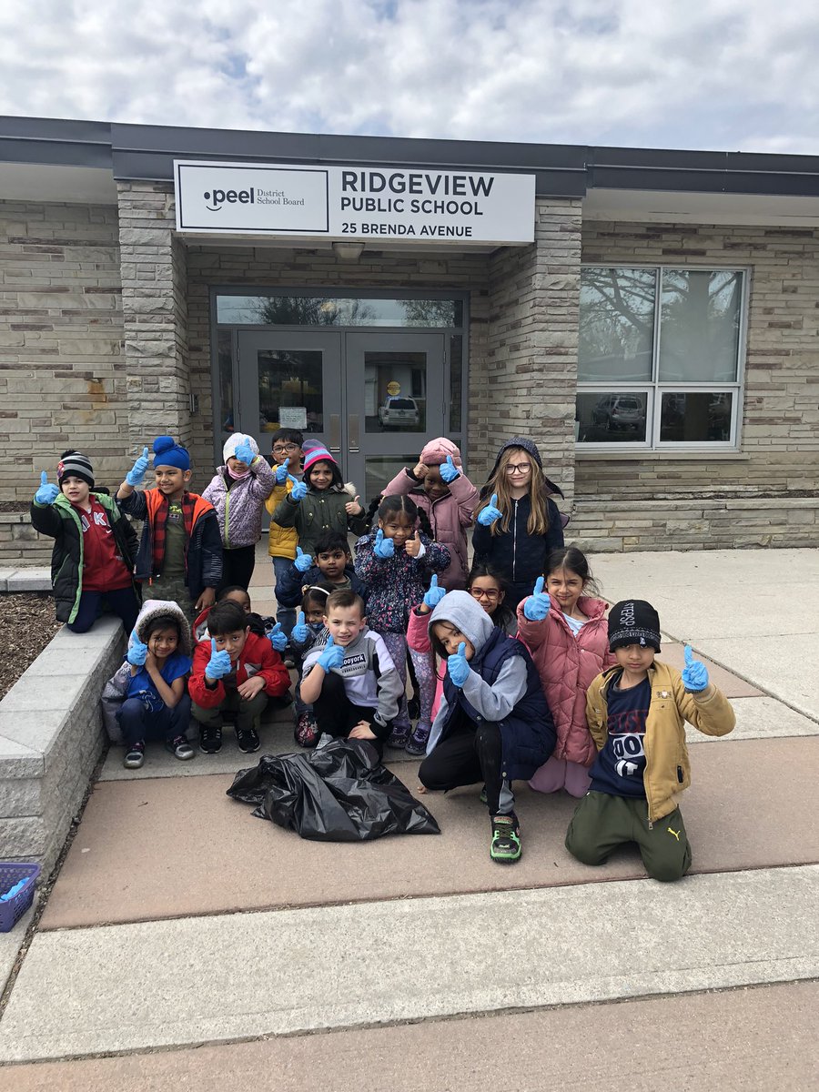 Mrs. George (@ridgeview1b) on Twitter photo Doing our part to keep our school yard and the Earth clean <a href="/RidgeviewPS/">Ridgeview P.S.</a> <a href="/PeelSchools/">Peel District School Board</a> Doing our part to keep our school yard and the Earth clean <a href="/RidgeviewPS/">Ridgeview P.S.</a> <a href="/PeelSchools/">Peel District School Board</a>