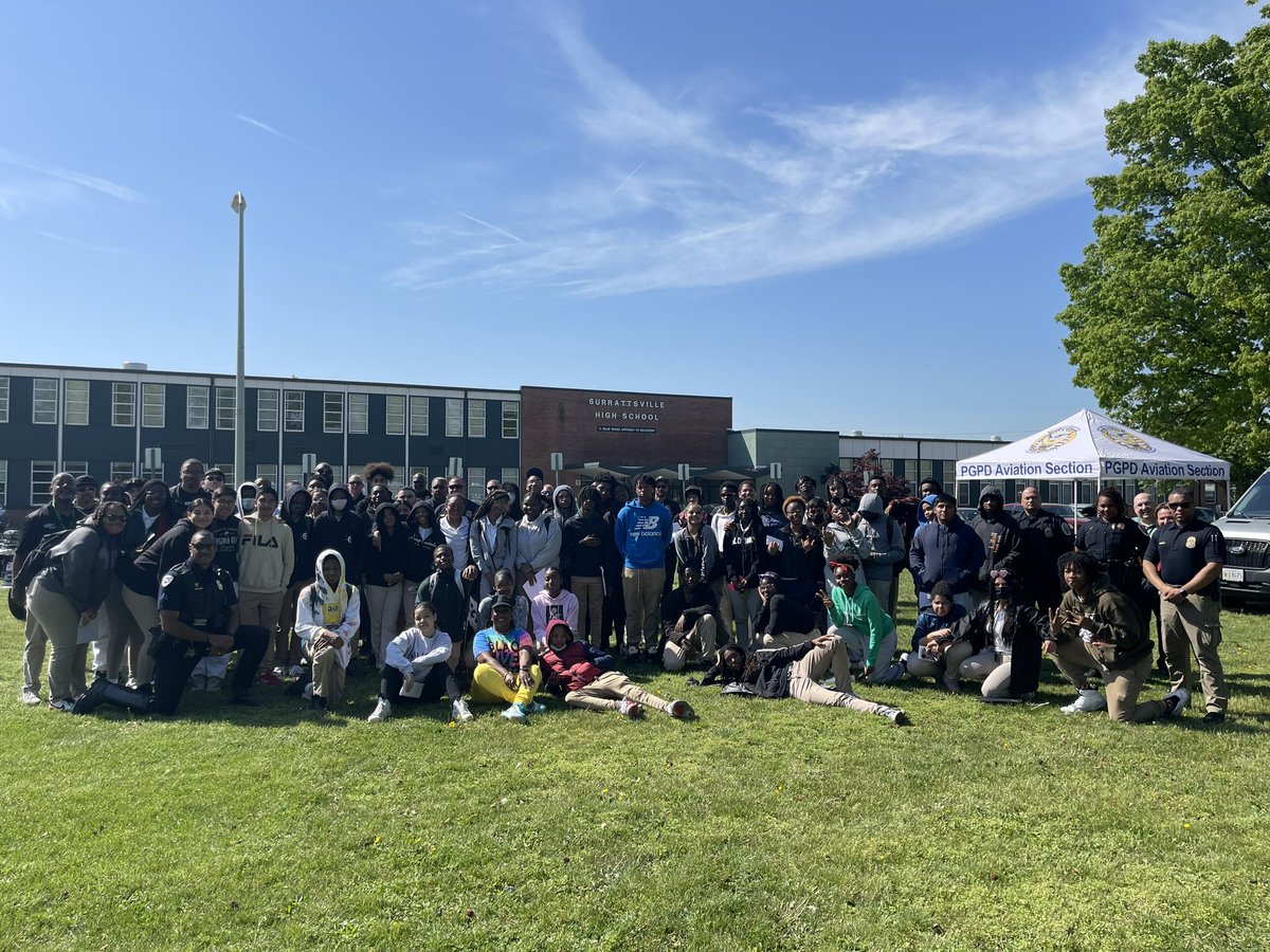 Prince George’s County Police Recruiters visited Surrattsville High School in Clinton. Students were able to receive information about our police department and the Cadet program. Apply at PGPOLICE.ORG. Signing Bonus up to $15,000.