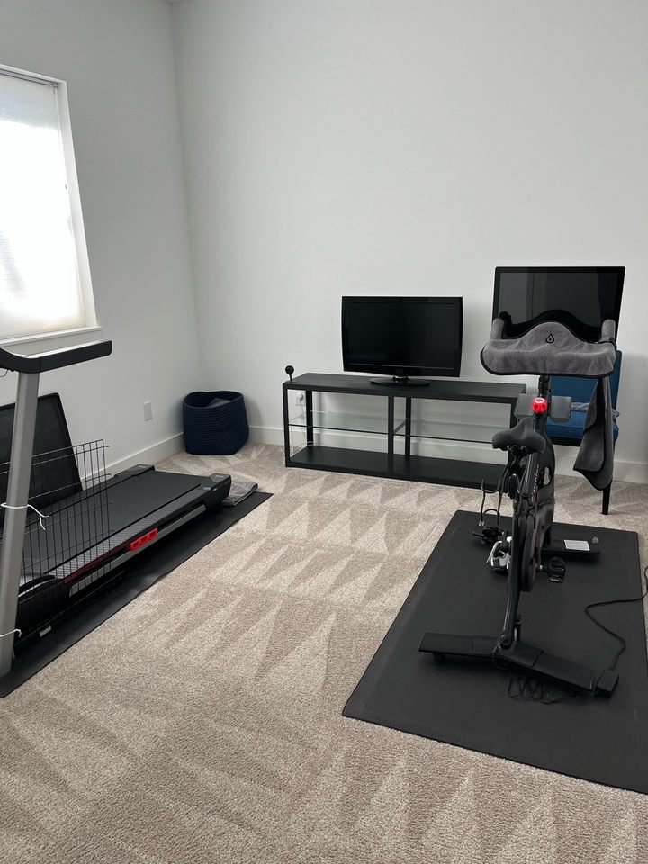 hphousekeeping1's tweet photo. Is your home gym in need of a clean? Let us help!
https://t.co/wTvqAupovO

🏠 #clean #housekeeping #busyprofessionals #busymom #dallas #highlandpark #dfw #fortworth #tx #cleaningservices #cleaningtips #gym #homegym #fit #remote #dallashousekeepers https://t.co/9Ehpot9UZv