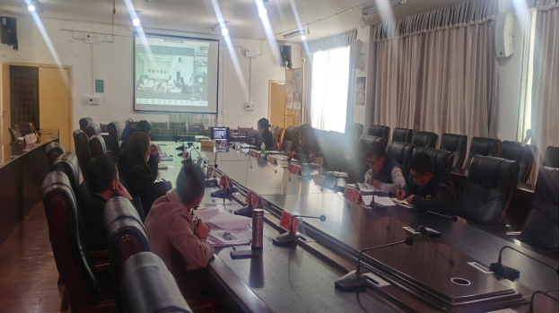 TibetNews11's tweet image. L'#Istituto di scienze ambientali della #Cina meridionale, Ministero dell'ecologia e dell'ambiente, contea di Dingjie, città di Shigatse ha organizzato una riunione di consultazione di esperti sul "Piano di sviluppo di alta qualità della contea di Dingjie"