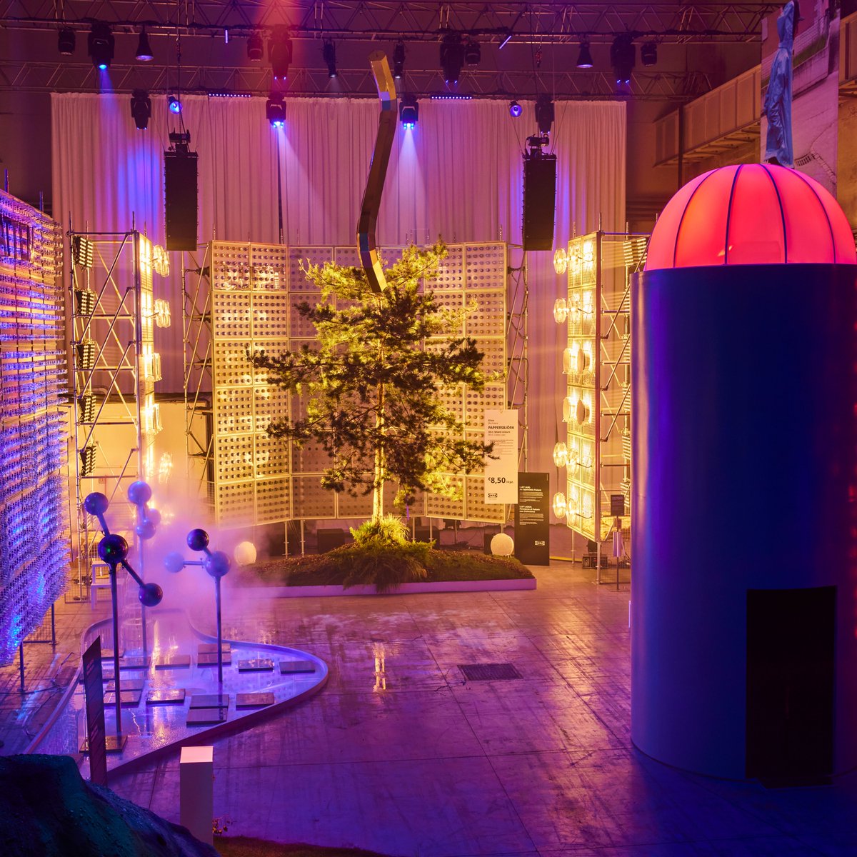 IKEAITALIA's tweet image. Terra, acqua, fuoco e aria sono i protagonisti di una coinvolgente installazione che vuole far riflettere su come il futuro della vita in casa non possa prescindere dal rispetto del pianeta.
Scopritela in Via Tortona 58 a Milano!
#IKEAItalia #Fuorisalone #IKEAdesignweek #MDW23