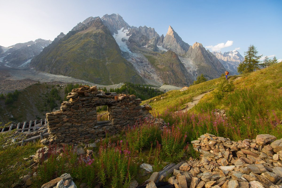 Mitch_Pittman's tweet photo. Another cold, grey morning in Seattle has my mind back in the Alps in late summer… https://t.co/rmtYA5nKk4