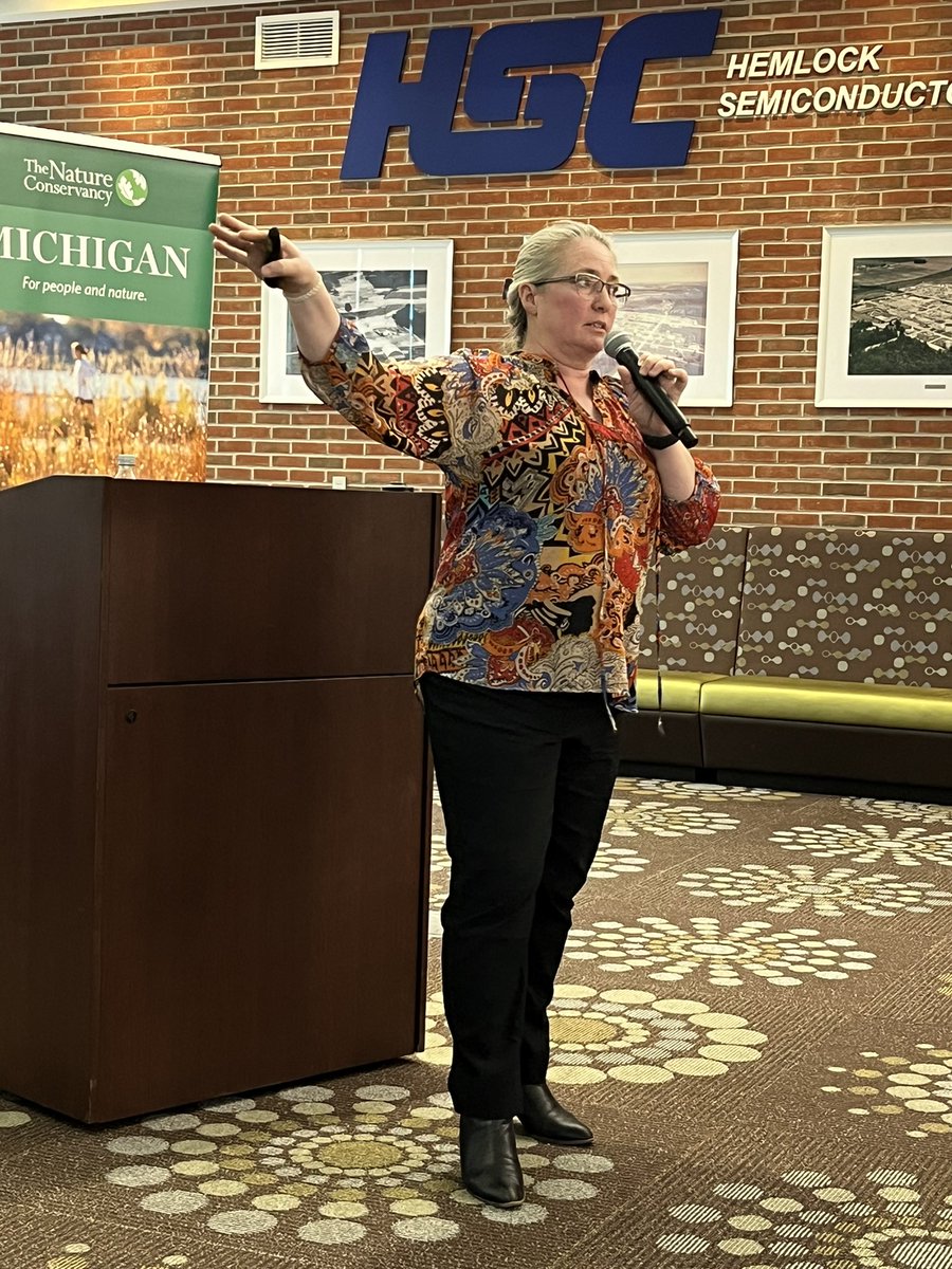 What are the reporting frameworks for sustainability? Jennifer Pricing, sustainability reporting &amp; disclosures manager at @DuPont, explains them to the Sustainable Manufacturing workshop being held by <a href="/mimfgnews/">Michigan Manufacturing News</a> and <a href="/nature_org/">The Nature Conservancy</a> in #Michigan at <a href="/hscpoly/">Hemlock Semiconductor</a>.