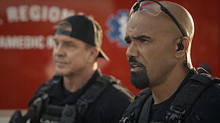 swat_deaconluca's tweet photo. Promo for “Bunkies” 
Synopsis and some photos. 

Written by @sarahalderson and directed by @ferlandguy 

On @cbstv Friday 4/21 at 8:00/7:00c. 
.
.
 #swat #swat2023 #swatseason6 #swatfridays #swatcbs #cbstv #sptv #rollswat #renewswat #renewswatseason7 #bunkies
(S6xE19) https://t.co/BfHT4FwtFi