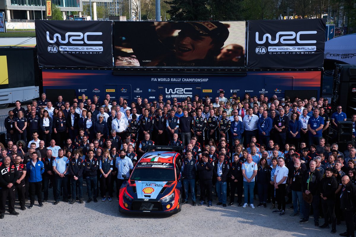 HMSGOfficial's tweet photo. #ForCraig 🇮🇪 The rally community unite to honour our dear friend and team-mate @Craig_Breen. Craig you are hugely missed 💚🤍🧡 https://t.co/gUhEZrZtgH