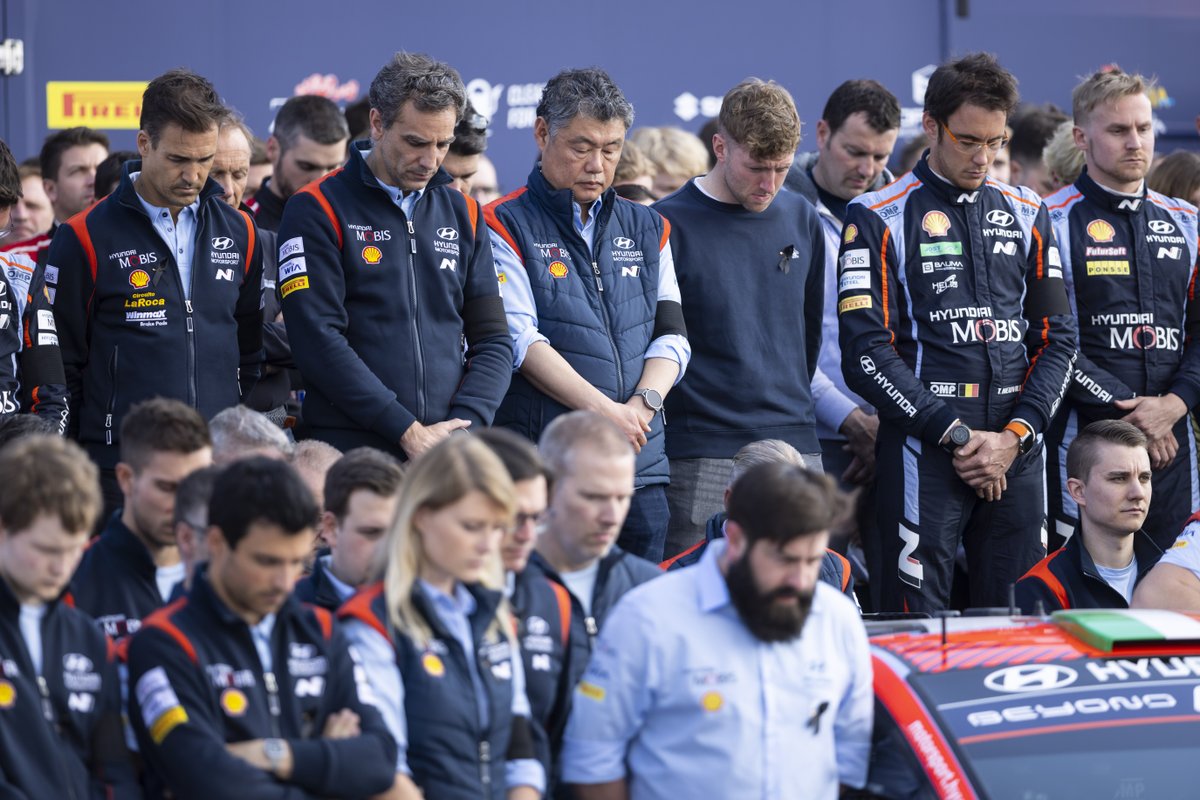 HMSGOfficial's tweet photo. #ForCraig 🇮🇪 The rally community unite to honour our dear friend and team-mate @Craig_Breen. Craig you are hugely missed 💚🤍🧡 https://t.co/gUhEZrZtgH