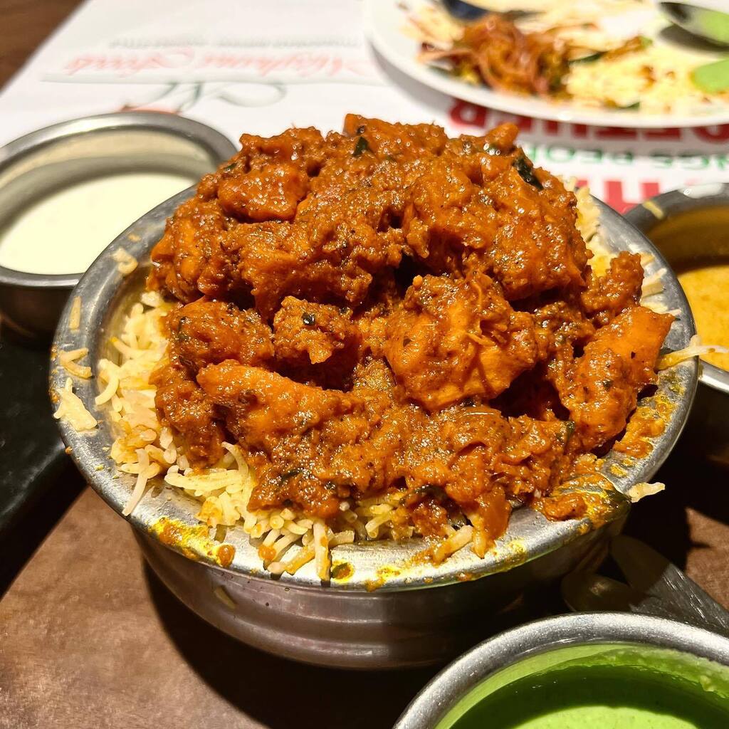 JayMoyLovesFood's tweet photo. I was told that the Biryani at Meghana Foods was one of the best in Bangalore. 

It was pretty good. 

We went for the Boneless Chicken version, and it was kind of a mistake as the meat was not cooked with the rice but just places on top. 

But at the sa… https://t.co/YHdzviCEXS https://t.co/LJOLdaTPz4