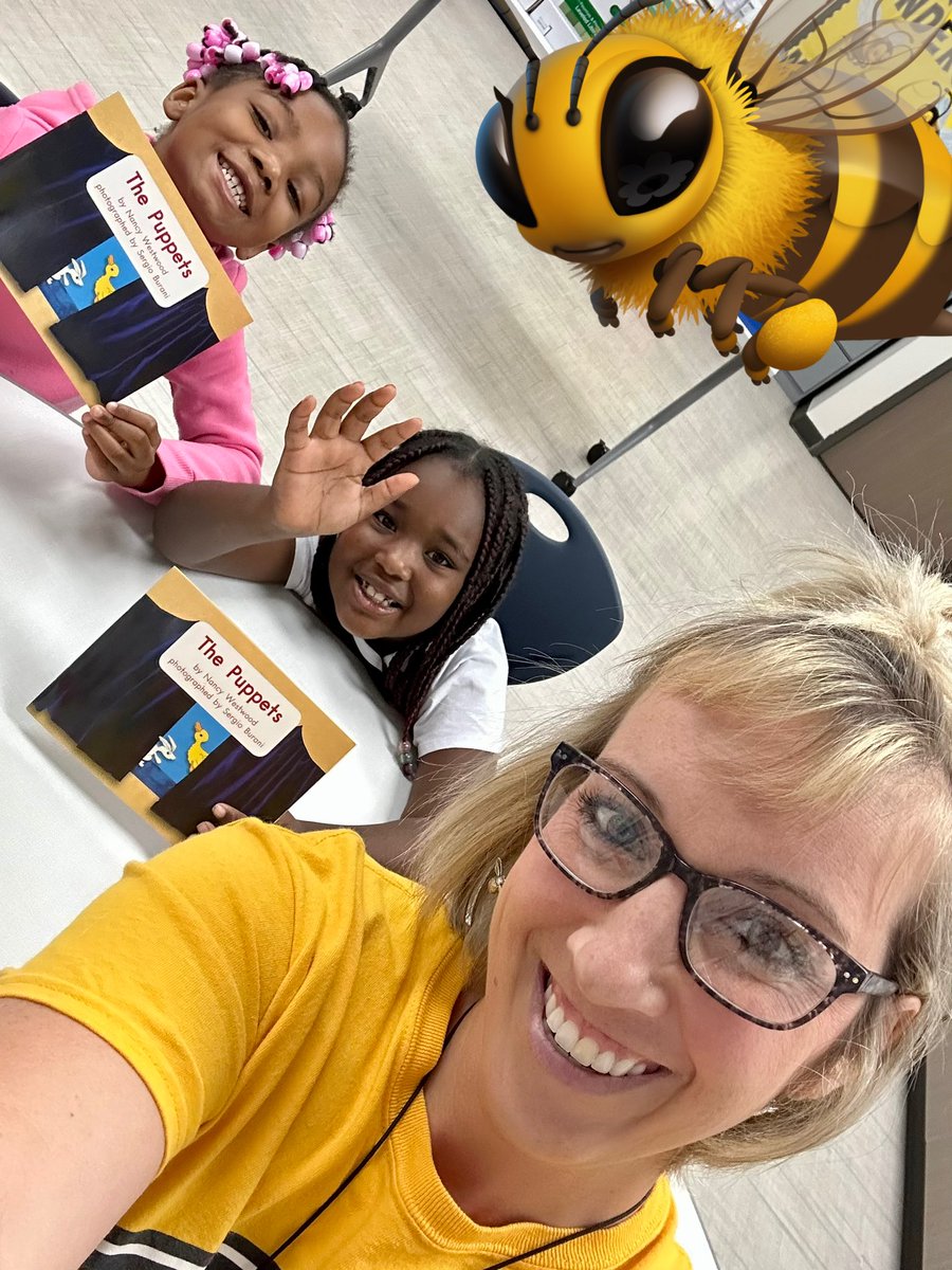 Mrs_AndersonYea's tweet photo. Had 2 special visitors today! 🐝🐝 I love when kids ask to come read. 📚💛🖤 #warmsmyteacherheart #readingisfun #lookatthosesmiles @CyFairYeager @tylerhartCyFair @Ms_Margreiter @YouKnowMe_MrsB @TeachthenTybee https://t.co/wwf5Lpf56g