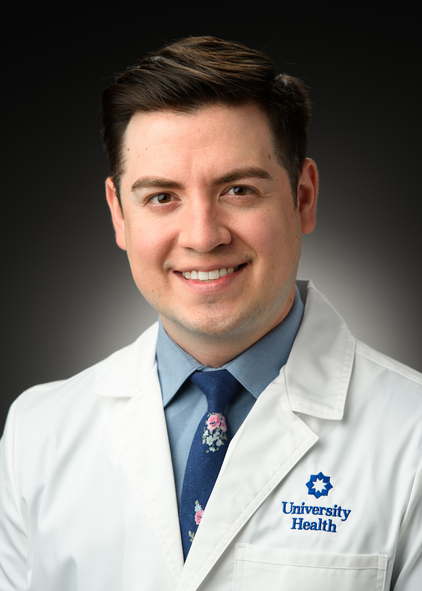 UnivHealthSA's tweet photo. Congratulations to Dr. Leo López, III, MHS, Medical Director for our Institute for Public Health and School-based health as well as a primary care physician with University Medicine Associates, for receiving the 2023 @NMQF 40 Under 40 Leaders in Minority Health award! 👏 https://t.co/weG9pRlWDg