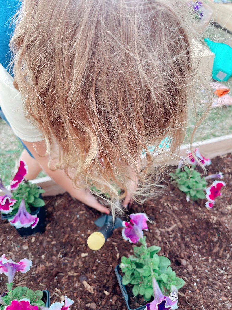 LuzRamirez427's tweet photo. In honor of Earth Day this weekend, our CMA children got to work their green thumbs! ✨ #EarthDay2023 #crowleyprideunified #montessori @CrowleyISD https://t.co/1bm1VNzsj5