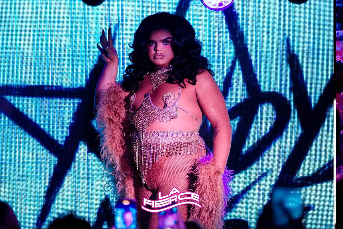 LaFierceParis's tweet photo. Go get that crown @TheKandyMuse !! We can’t wait to see you on @RuPaulsDragRace #AllStars8 💖👑 

#KandyMuse #DragRace https://t.co/Rj6rOo3D9W