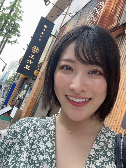 二ヶ月ぶりのFANZAライブチャット,お越しくださった方々。どうもありがとうございました！AV女優に徹しすぎず,春原の人格を含めた四時間に付き合ってくださるのは本当に嬉しいことです。 明日も良い日になりますように！ 土曜日はジャスミン撮影会(残一枠)です！そちらもよろしくお願いします☺︎<a href="/tag/bigsmile"class="tags"><span>#bigsmile</span></a><a href="/tag/%E3%81%99%E3%81%A3%E3%81%B4%E3%82%93"class="tags"><span>#すっぴん</span></a><a href="/tag/%E5%86%99%E7%9C%9F"class="tags"><span>#写真</span></a><a href="/tag/%E6%B5%B7"class="tags"><span>#海</span></a><a href="/tag/%E6%87%90%E3%81%8B%E3%81%97%E3%81%84"class="tags"><span>#懐かしい</span></a><a href="/tag/%E8%87%AA%E6%92%AE%E3%82%8A%E6%A3%92"class="tags"><span>#自撮り棒</span></a><a href="/tag/%E6%98%A5%E5%8E%9F%E6%9C%AA%E6%9D%A5"class="tags"><span>#春原未来</span></a><a href="/tag/%E6%B5%B7%E5%A4%96%E6%97%85%E8%A1%8C"class="tags"><span>#海外旅行</span></a>
