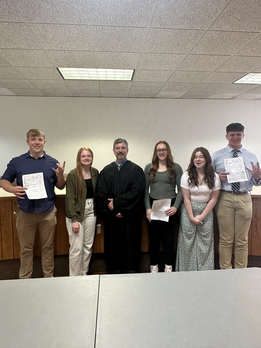 SaddYts's tweet photo. Trinity SADD students participated in mock traffic hearings today at the South Strabane Municipal Building. Thank you to Judge Michael Manfredi for his time and expertise! Thank you for all the officers that participated today! We appreciate it! https://t.co/L48fq0biOV