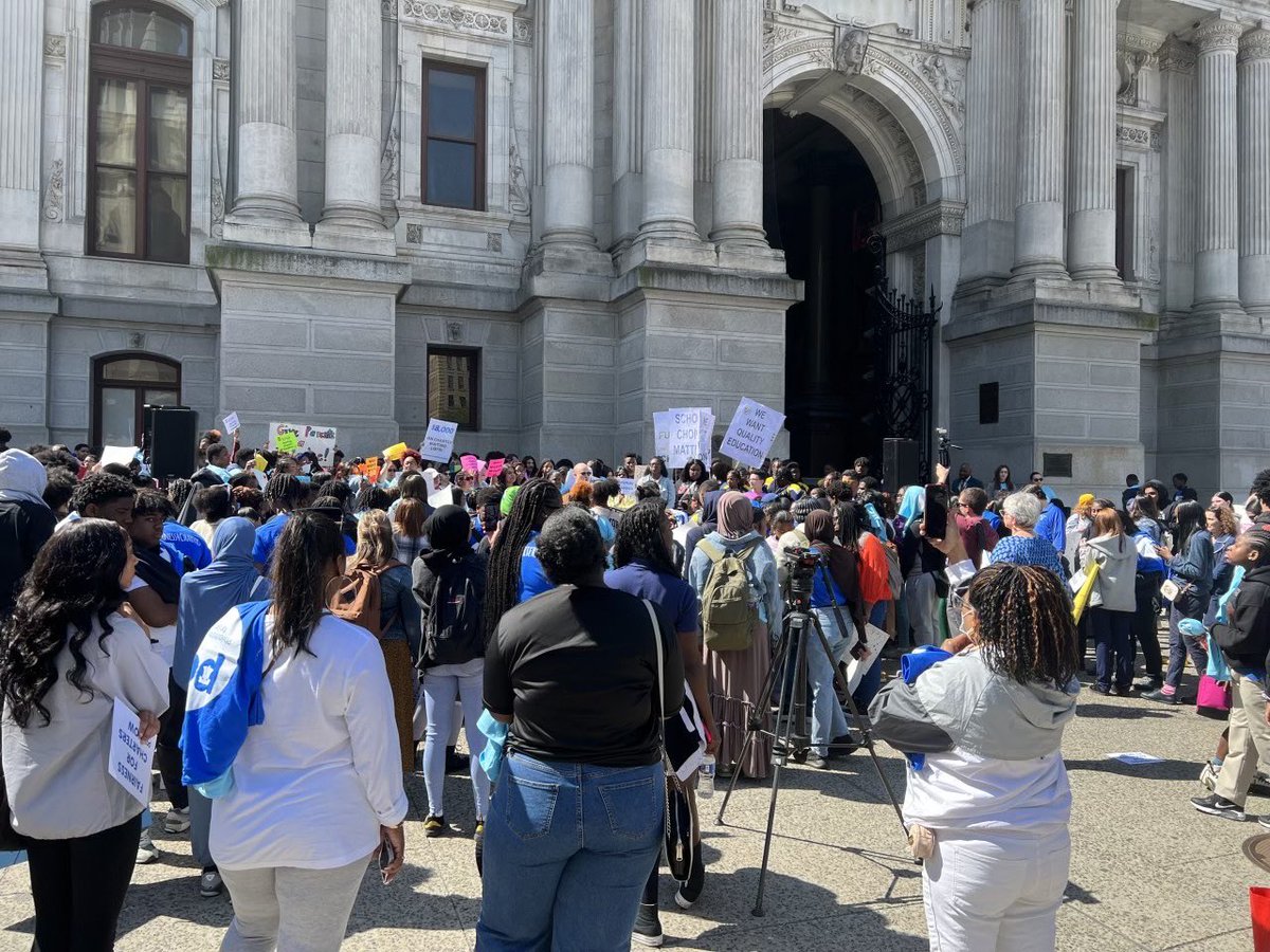 mastery_schools's tweet photo. 300+ supporters are present at City Hall to call on the Mayor and School Board to stop its unfair practices towards PA charter schools!
#Fairness4Charters #PHLed https://t.co/40vF4fQRzV