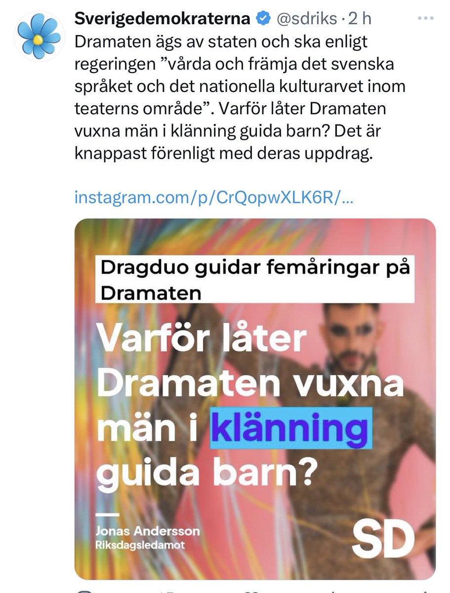 veolenes's tweet photo. Vem ska berätta för Sverigedemokraterna att Dramaten är en teater? https://t.co/gnyU9wc8IX