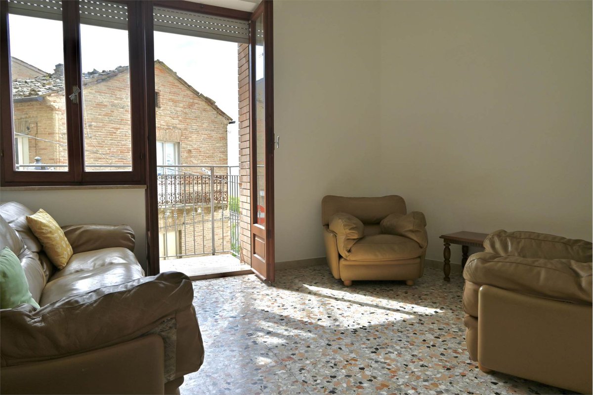 GlobalEstatehub's tweet photo. 🏡Looking for a charming apartment in Montegiorgio's historic center?🌇This popular property boasts stunning mountain views &amp; a cozy balcony. Don't miss out! #Montegiorgio #RealEstate #DreamHome 🏘️ https://t.co/L3J4j7dptO https://t.co/uOTOnHg0jY