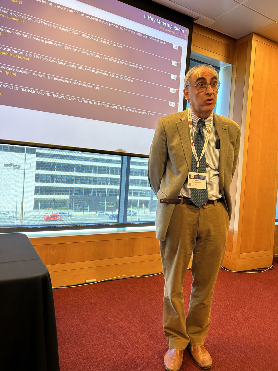 DigestivoHUVM's tweet photo. Apuntes y enseñanzas en #ESGEdays2023 de nuestro experto internacional #DrRafaelRomeroCastro en esta técnica emergente para medir la presión portal por Ecoendoscopia en la que el @HUVMacarena es punta de lanza en Europa. Es necesario facilitar su implantación por todas las partes https://t.co/TSzQCUni7D