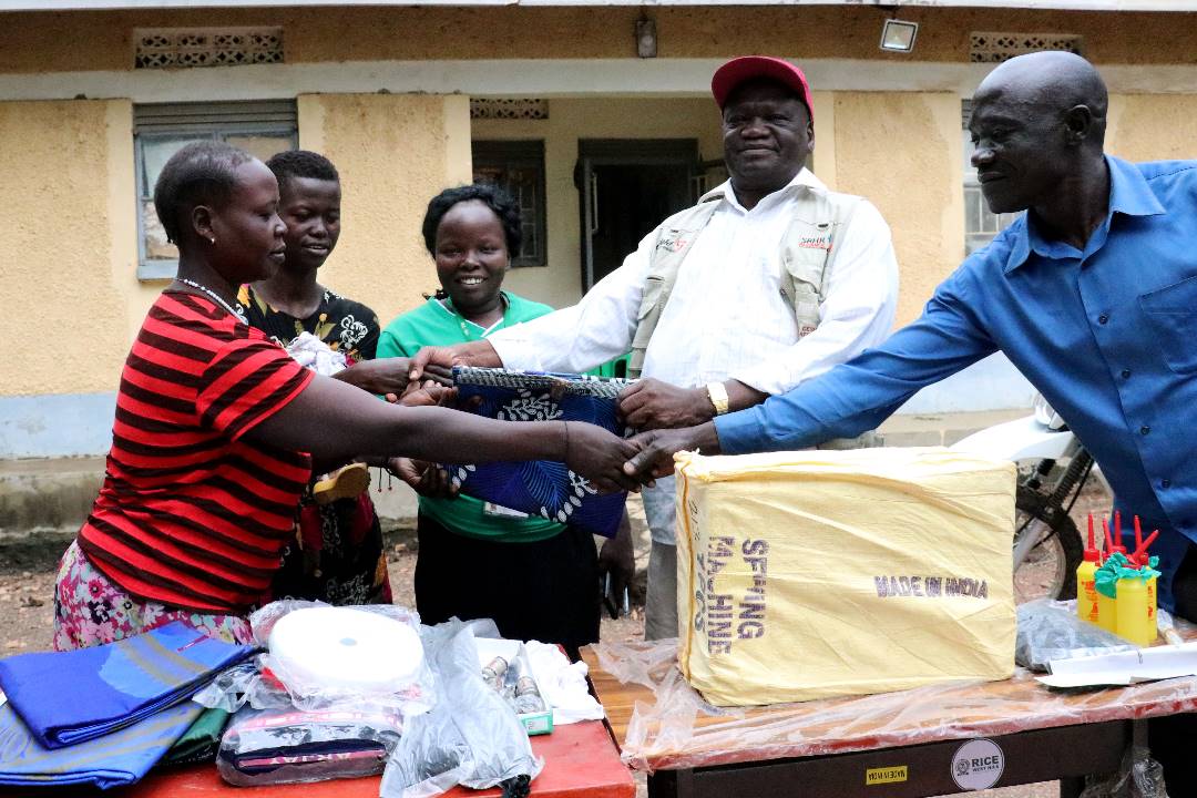 RICEWestNile's tweet photo. Youth Economic Empowerment: We distributed startup kits to 5 youth (4F, 1M) who were equipped with sustainable skills in tailoring, mechanics, knitting and weaving under Transforming Lives of Conflict affected children funded by @mccpeace in Imvepi Refugee Settlement Terego Dsrt. https://t.co/BV4hxtkVvH