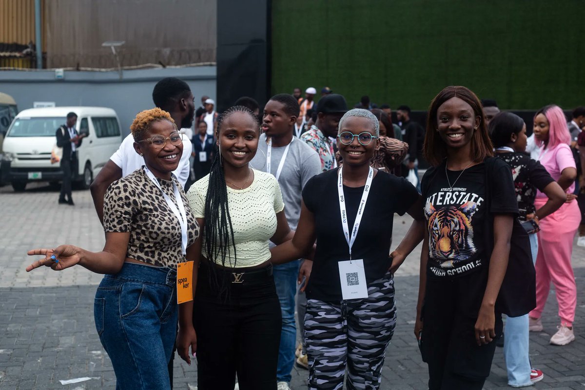 osca_hq's tweet image. Reflecting on OSCAFEST22, we recall the remarkable individuals who graced the event and the outstanding networking opportunities that were made. 🚀 
Share your experience from attending OSCAFEST in the comments below #oscafest23