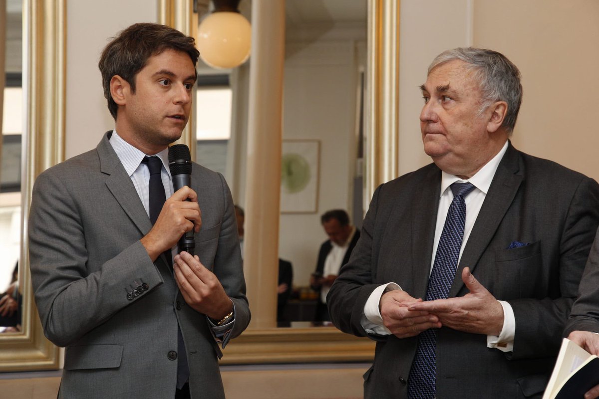 Un grand merci à <a href="/GabrielAttal/">Gabriel Attal</a> d’être venu remettre les prix aux lauréats des #mémoires du futur de la <a href="/CRCCParis/">CRCC de Paris</a> ! 
Il exprime son engagement, sa #confiance, son intérêt pour la profession du chiffre et insiste lors de son allocution sur les talents que regorgent notre pays. 👏🏻
