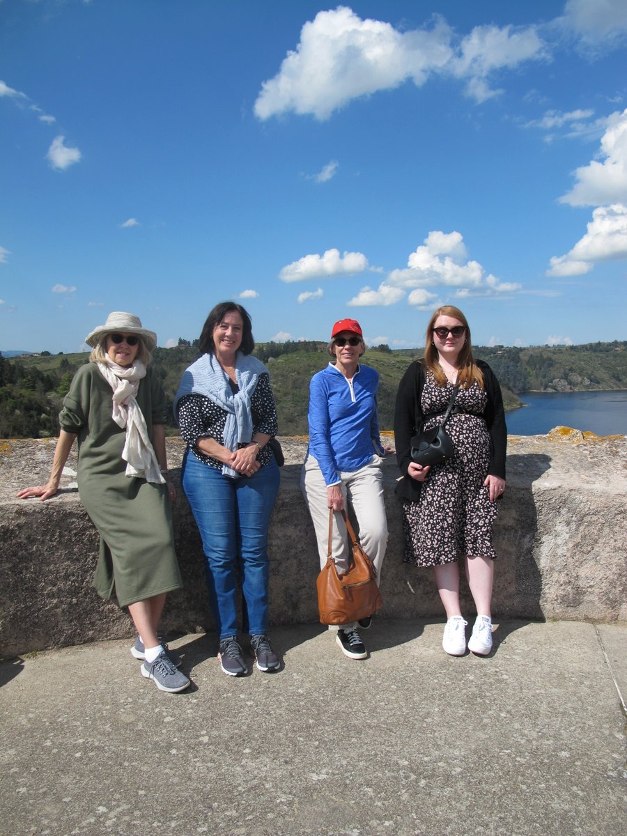 French_Courses_'s tweet photo. Hier, nous avons visité le village de Saint-Jean-Saint-Maurice lors de notre excursion! Par chance, le soleil était au rendez-vous ! / Yesterday, we visited the village of Saint-Jean-Saint-Maurice during our excursion! Luckily, the sun was out!
#immersionschool #visitfrance https://t.co/YXmQqp5sWb