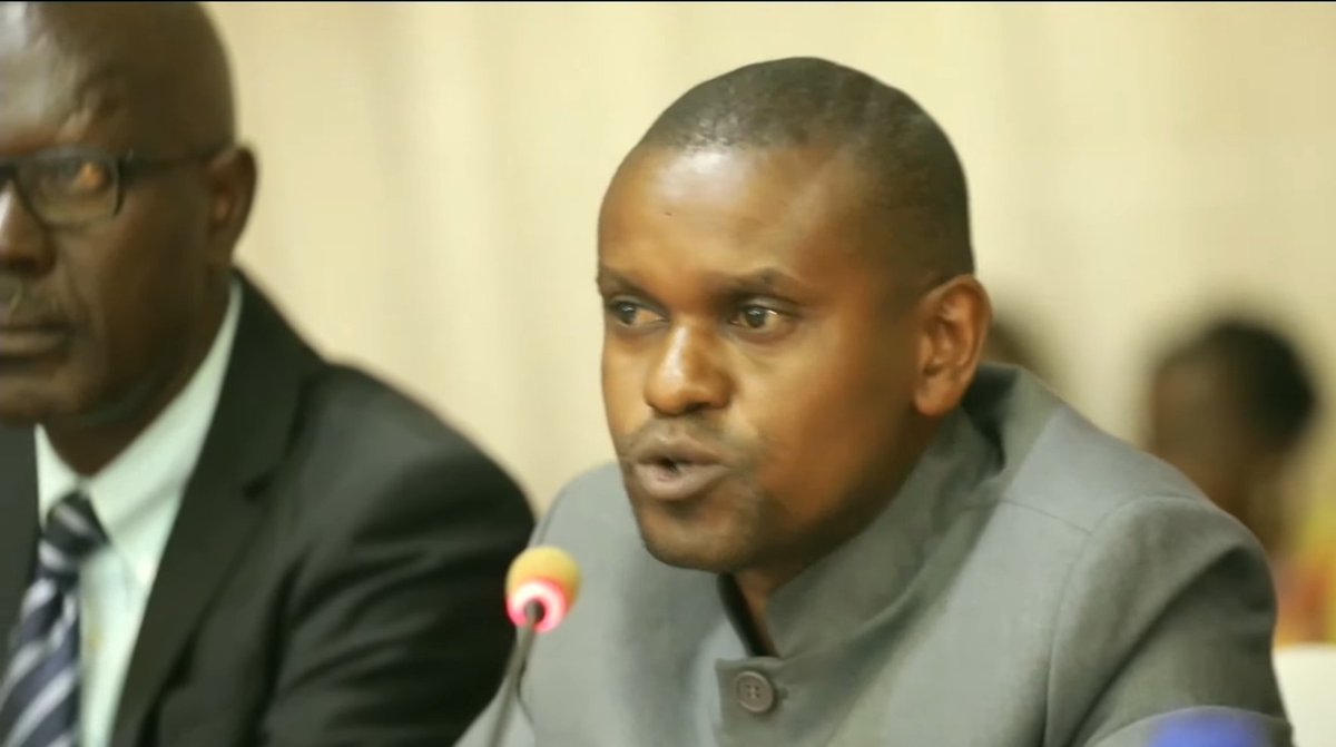 Le Président du parti #APDR fustige les fonctionnaires de l'Etat qui vont un peu partout en mission mais qui ne ramènent rien en terme de retour d'expérience. @MairieBuja est sale alors qu'il suffirait à son management de s'inspirer des autres villes dans la région
#Burundi