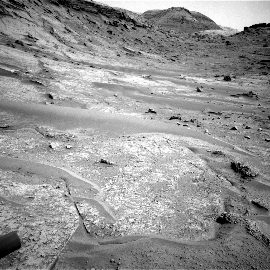 mars-mission-images-bot-on-twitter-curiosityrover-image-taken-on