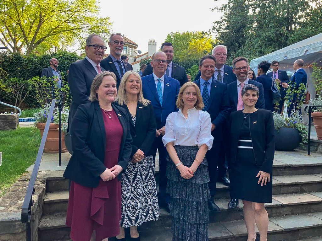 ArchRegUK's tweet photo. ARB are currently in Washington DC for the launch of the UK-US architect MRA. See below for pictures from some of the last few days’ events to mark the launch, attended by ARB, @NCARB, @RIBA, @AIANational, @HuddlestonNigel, @KarenPierceUK, and Deputy USTR Jayme White. https://t.co/cOeIz099Rx