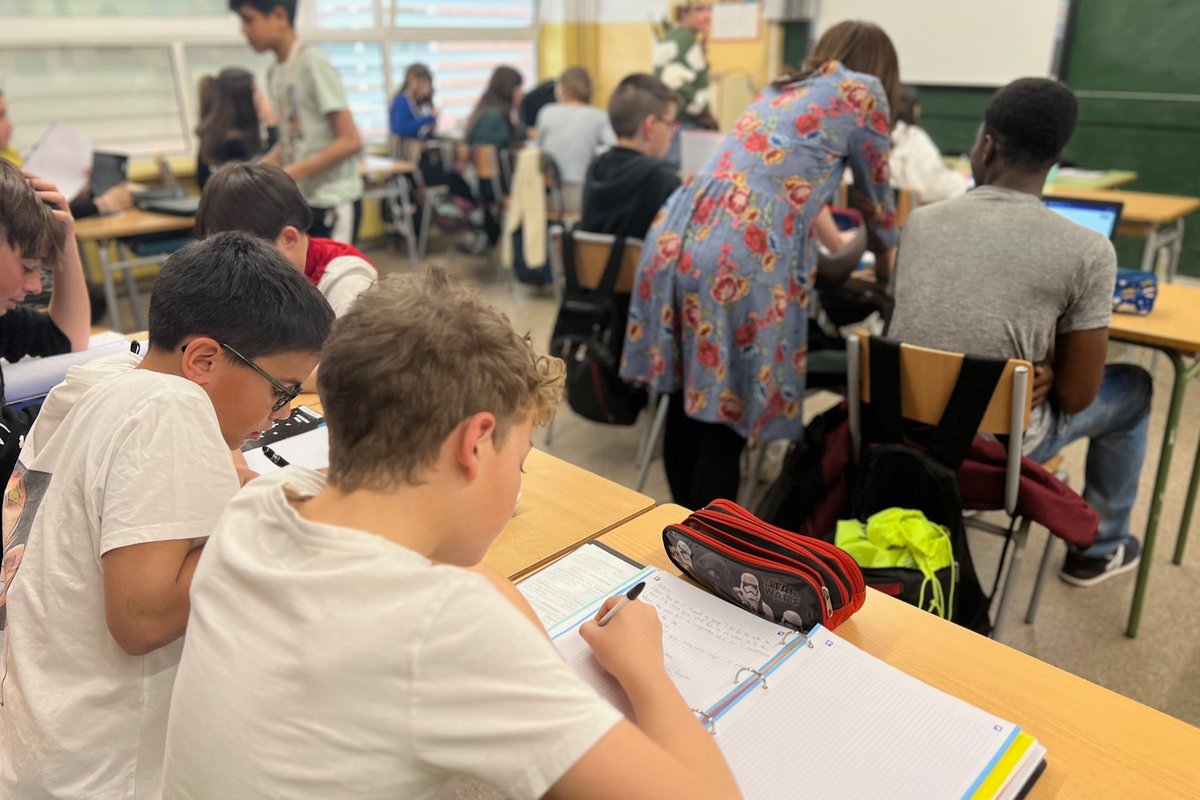 3CatInfo's tweet photo. Mestres i professors interins ja no podran triar el municipi on fer classe, només la comarca https://t.co/C4rCGlZ3Pc https://t.co/tc0b4EWDzL