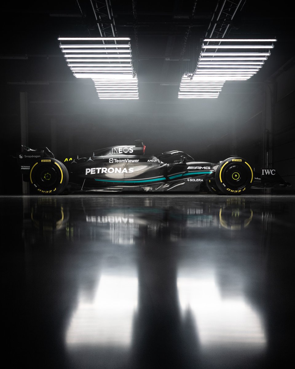 MercedesAMGF1's tweet photo. 🖤🤍 https://t.co/a9Fo2NHlzo
