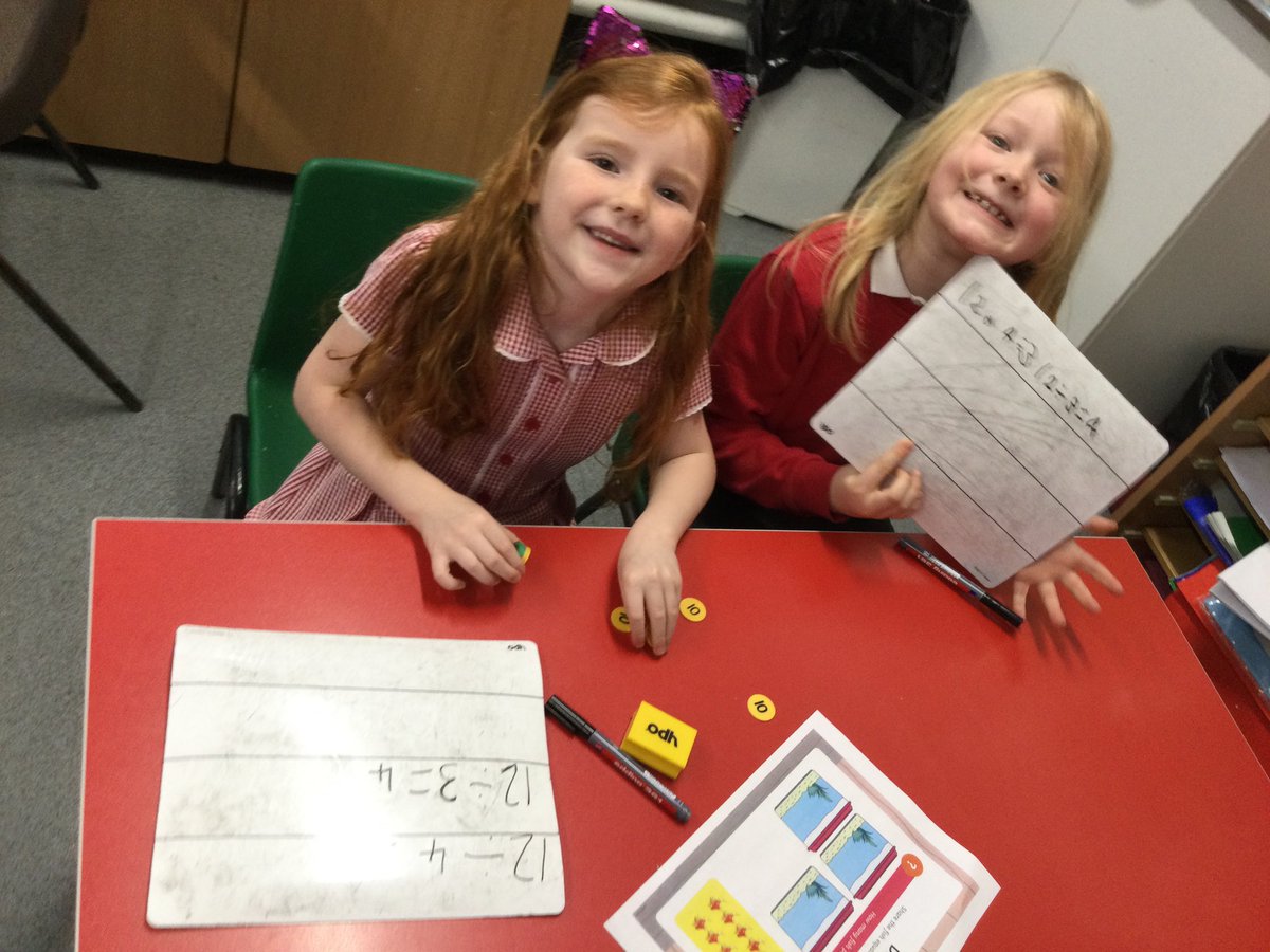 ParkViewPV's tweet photo. This week 1K have been working on sharing groups equally in maths. Children showed this by getting into equal groups of 3. I also introduced the division symbol to the children and they have been working out some division sums. Well done for all of your hard work! #PVMaths https://t.co/SXXf7OR7oQ
