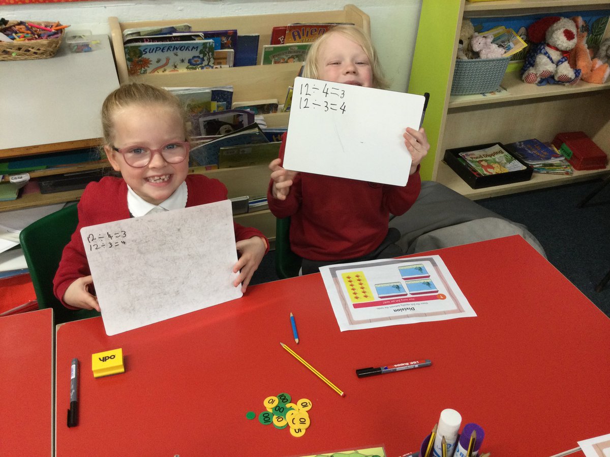 ParkViewPV's tweet photo. This week 1K have been working on sharing groups equally in maths. Children showed this by getting into equal groups of 3. I also introduced the division symbol to the children and they have been working out some division sums. Well done for all of your hard work! #PVMaths https://t.co/SXXf7OR7oQ