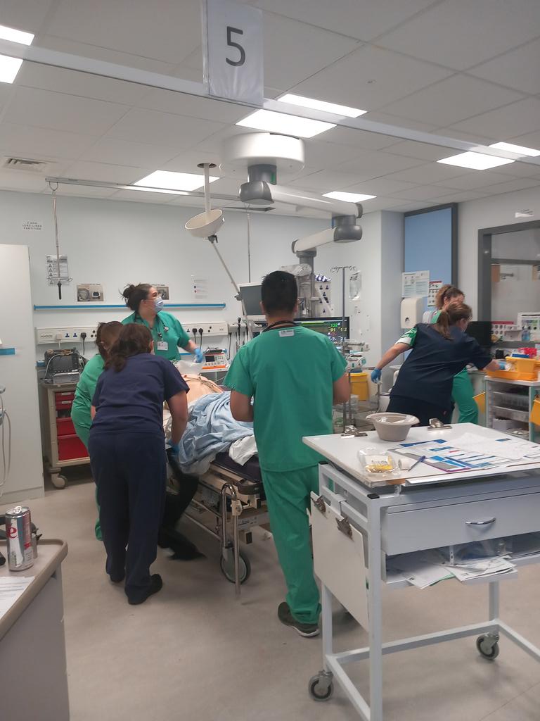 ed_tuh's tweet image. Team TUH NAS, ED &amp;amp; ICU #simulation training on #sepsis; managing septic shock &amp;amp; a physiologically #difficultairway. Excellent mdt communication, vocalisation of the airway plan &amp;amp; view with VL. Using cognitive aids including our airway checklist &amp;amp; sepsis form! Go Team TUH!👏