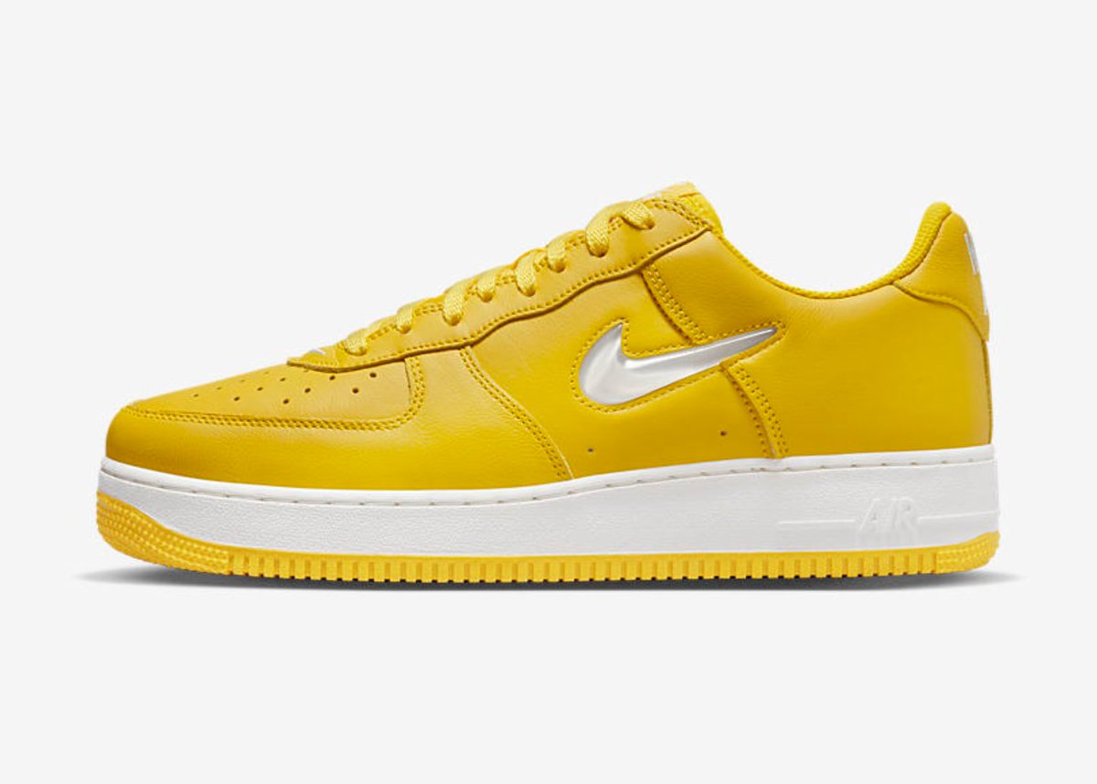 SOLELINKS's tweet photo. Ad: Nike Air Force 1 Color of the Month 'Speed Yellow' releases May 4th => https://t.co/yUUSQE8CnZ https://t.co/bGatikNHPD