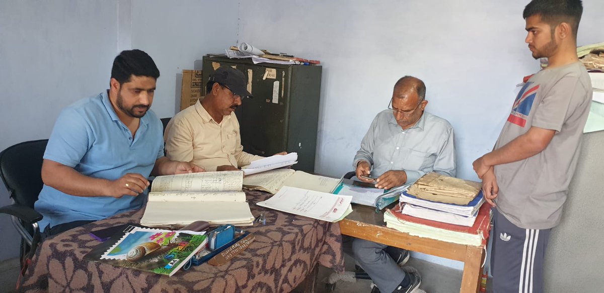 revenuejnk's tweet photo. #MutationCamp #ServiceDelivery
Mutation camp at HQ Dambra of Tehsil Mahanpur in District Kathua. All pending mutations of  village Dhamlar and Chunera attested
@dr_piyushsingla @diprjk @districtadmkat1 @DiprKathua https://t.co/hHBP5hxfq6