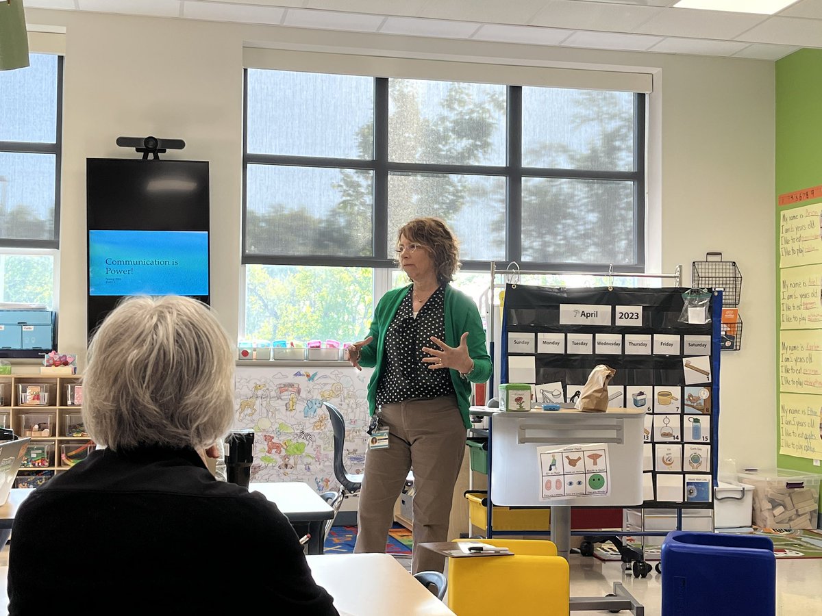 TCalhoun115's tweet photo. Communication is Power! Professional Development with one of our amazing SLPs, Elizabeth Lucas this morning at PLCs. @BMECCStarfish @AppoSchools @apposhine
#Followtheirlead https://t.co/7dq7ejSTZ6