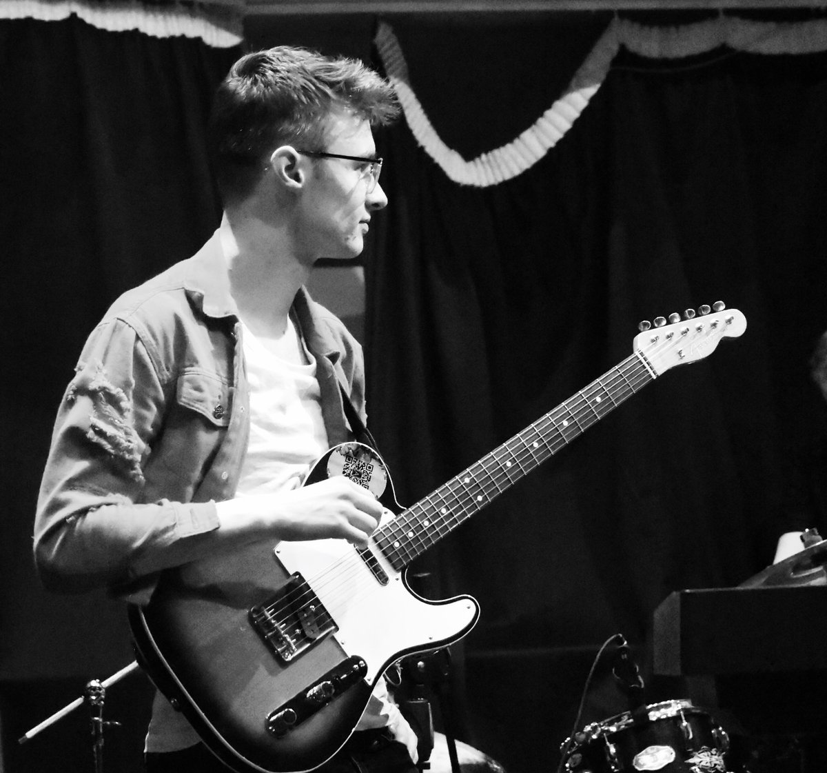redskydawnmusic's tweet photo. Charlie’s now mastered and sent our new single ‘Sorry We Missed You’. Available Monday (24th) ahead of our appearance with ⁦@CavsBand⁩ and ⁦@TheHeightBand⁩ at on Saturday April 29. ⁦@TheLittleUnWF9⁩
Thanks for the opportunity @oaks1981

https://t.co/GPYqEI6cgI https://t.co/MH47wxlLYT