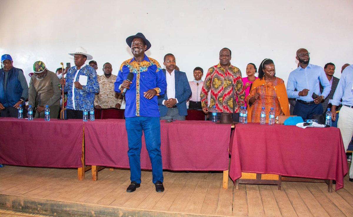 RailaOdinga's tweet photo. Murang'a's non-shareholders spoke up: the crippling cost of living and blatant disregard for the plight of the mwanainchi must end. 

The misplaced priorities of this regime cause untold suffering, but one solution stands out among many as a starting point: Open the Severs Now! https://t.co/dlS5Kfil9i