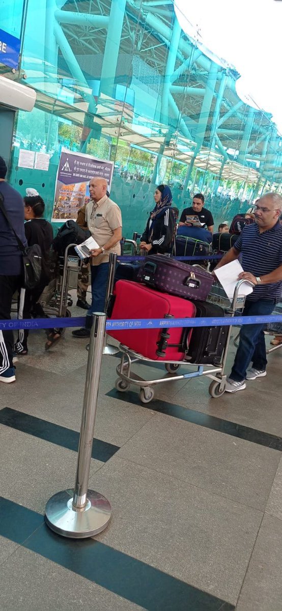 BREAKING | As per reports, Amritpal Singh’s wife, Kirandeep Kaur, was detained at Amritsar Airport as she was checking in to board a flight back to the UK. There are no charges against Kaur, and she is a UK citizen.