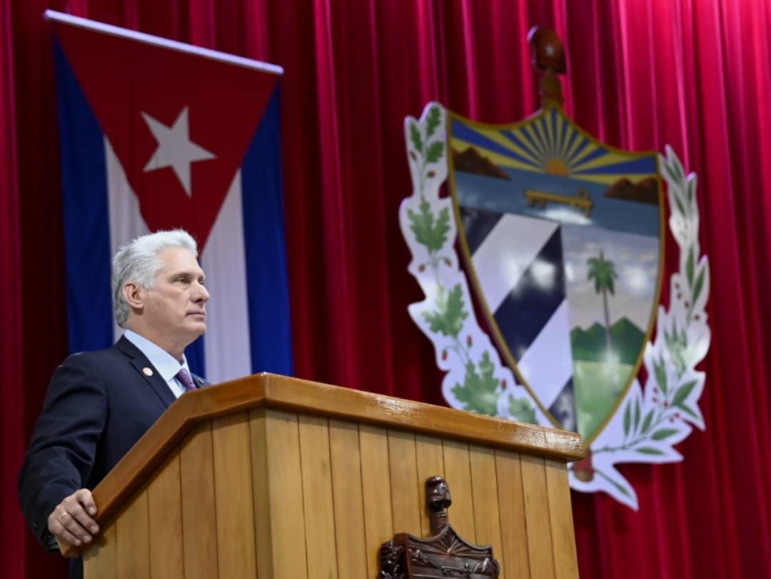 elsa_ena's tweet photo. Felicito a nuestro #Presidente en su cumpleaños y por su reelección. Le agradezco haber confiado en mí, para conducir durante 15 años el Ministerio de Educación. #YoSigoAMiPresidente #CubaEduca @PresidenciaCuba @DiazCanelB @MMarreroCruz @JorgeLuisPerd20 @JLBrocheLorenzo. https://t.co/40tKrPMRMR